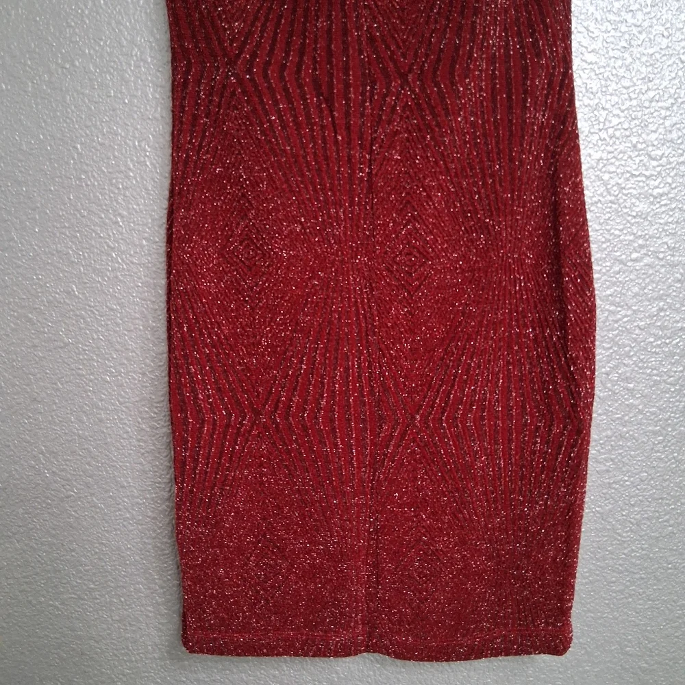 Grayson Elegant Maroon Sleeveless Sparkle  Dress    Size M